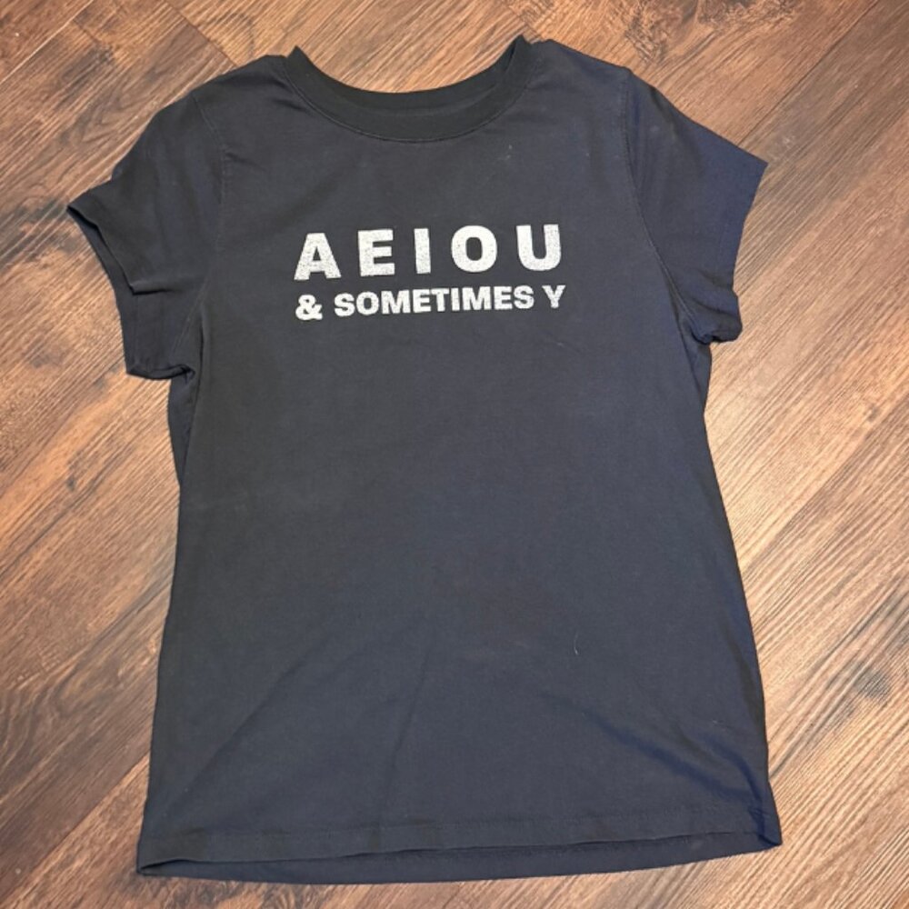 #TeacherOOTD Vowels Top